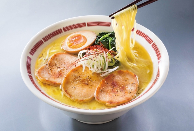黄金スープの濃厚鶏白湯麺