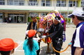 90年以上の歴史がある「チャグチャグ馬コ前祝祭」を岩手・矢巾町で6月8日に開催。装束馬が各施設を訪問、ミニパレードも実施