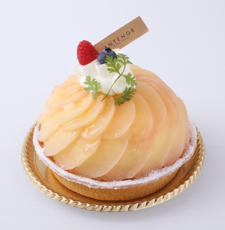 神戸生まれのパティスリー アンテノール 夏季限定 桃のケーキ２種を販売いたします 株式会社 エーデルワイスのプレスリリース