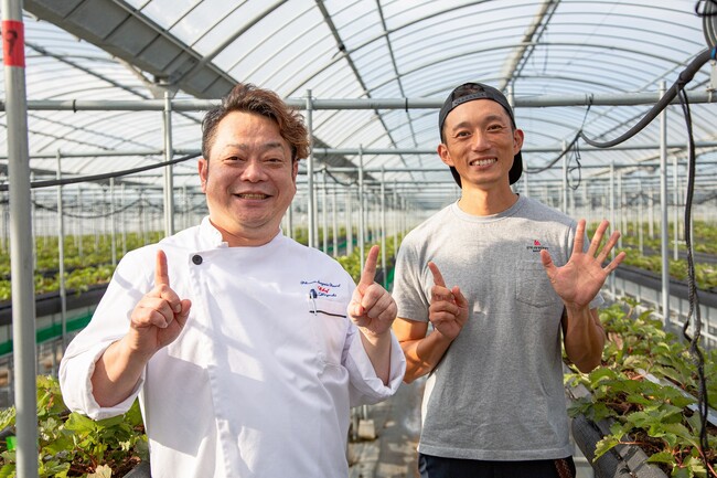 (左)エグゼクティブ シェフ・パティシエ日吉正人 (右)長友一平氏 (左)エグゼクティブ シェフ・パティシエ日吉正人 (右)長友一平氏