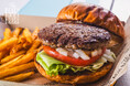 【食べログ ハンバーガー 百名店2024】The BEACH BURGER HOUSEにて「THE GREAT BURGER」車田篤監修GREAT LAMB BURGER 冬限定販売