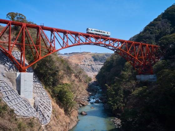 復活した第一白川橋梁を走る南阿蘇鉄道（イメージ）