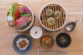 静岡県産野菜と選べるメインをせいろで味わう店内限定メニュー「大二郎の蒸籠御膳」を新発売