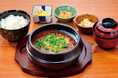 【いっちょう】とろとろ絹のような“新感覚”麻婆豆腐！　栃木県鹿沼市産の「麻炭」を使用した出来立て手作り豆腐の『黒色麻婆豆腐花（マーボートウファ）定食』を店舗限定で新発売