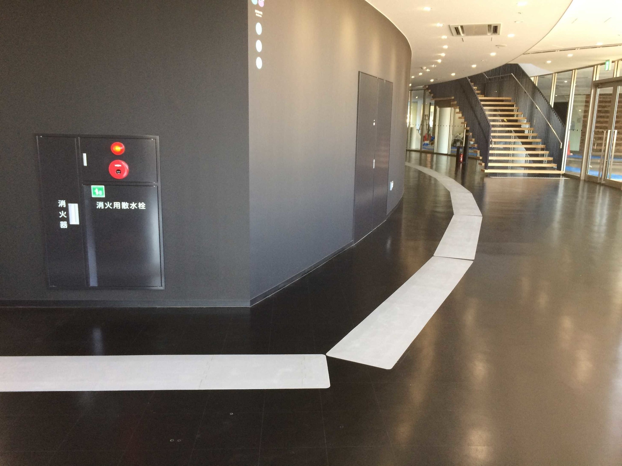 視覚障がい者歩行誘導ソフトマット Hodohkun ホドウクン Guideway ガイドウェイ が国際的なデザイン賞 Ifデザインアワード で 最優秀賞を受賞 錦城護謨株式会社のプレスリリース