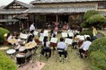 「高校生の音楽が100歳の高齢者へ――熊谷商業高校吹奏楽部と高齢者が『新緑の庭園コンサート』で世代交流」
