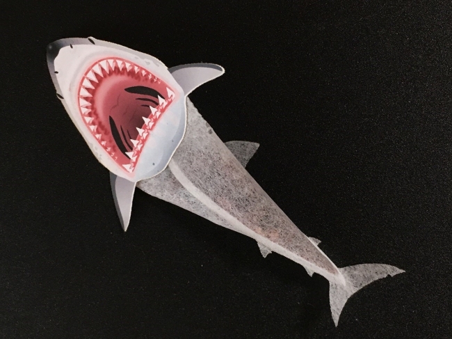リアルすぎる 恐怖のサメのティーバッグ登場 ヴィレッジヴァンガードのプレスリリース