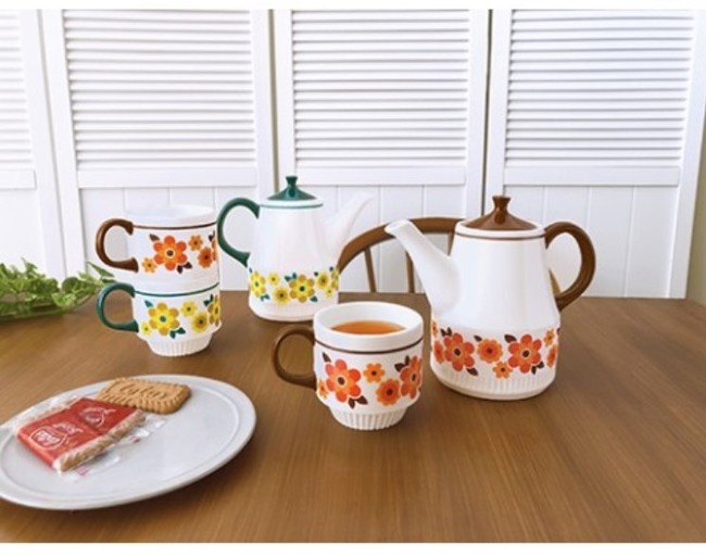 昭和レトロ 可愛い花輪の食器コレクションがヴィレヴァンオンラインに新登場 ヴィレッジヴァンガードのプレスリリース