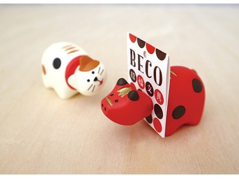 郷土玩具 可愛らしい赤べこと猫べこ文具がヴィレヴァンオンラインに登場 ヴィレッジヴァンガードのプレスリリース