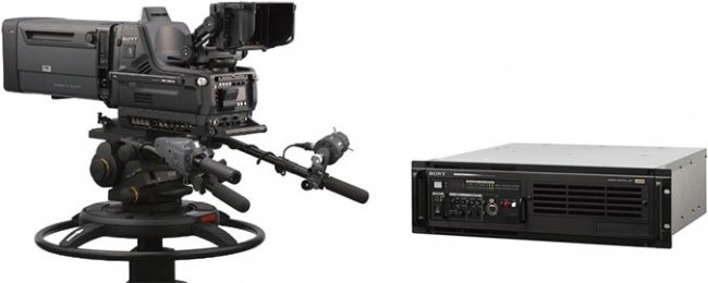 左よりマルチフォーマットスタジオカメラ『HDC-5000』、カメラコントロールユニット『HDCU-5000』