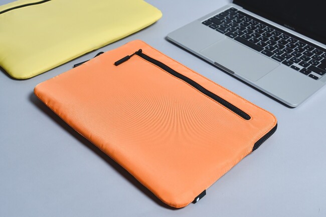 Compact Sleeve in Flight Nylon for MacBook Pro 13”　 ￥6,930（税込）