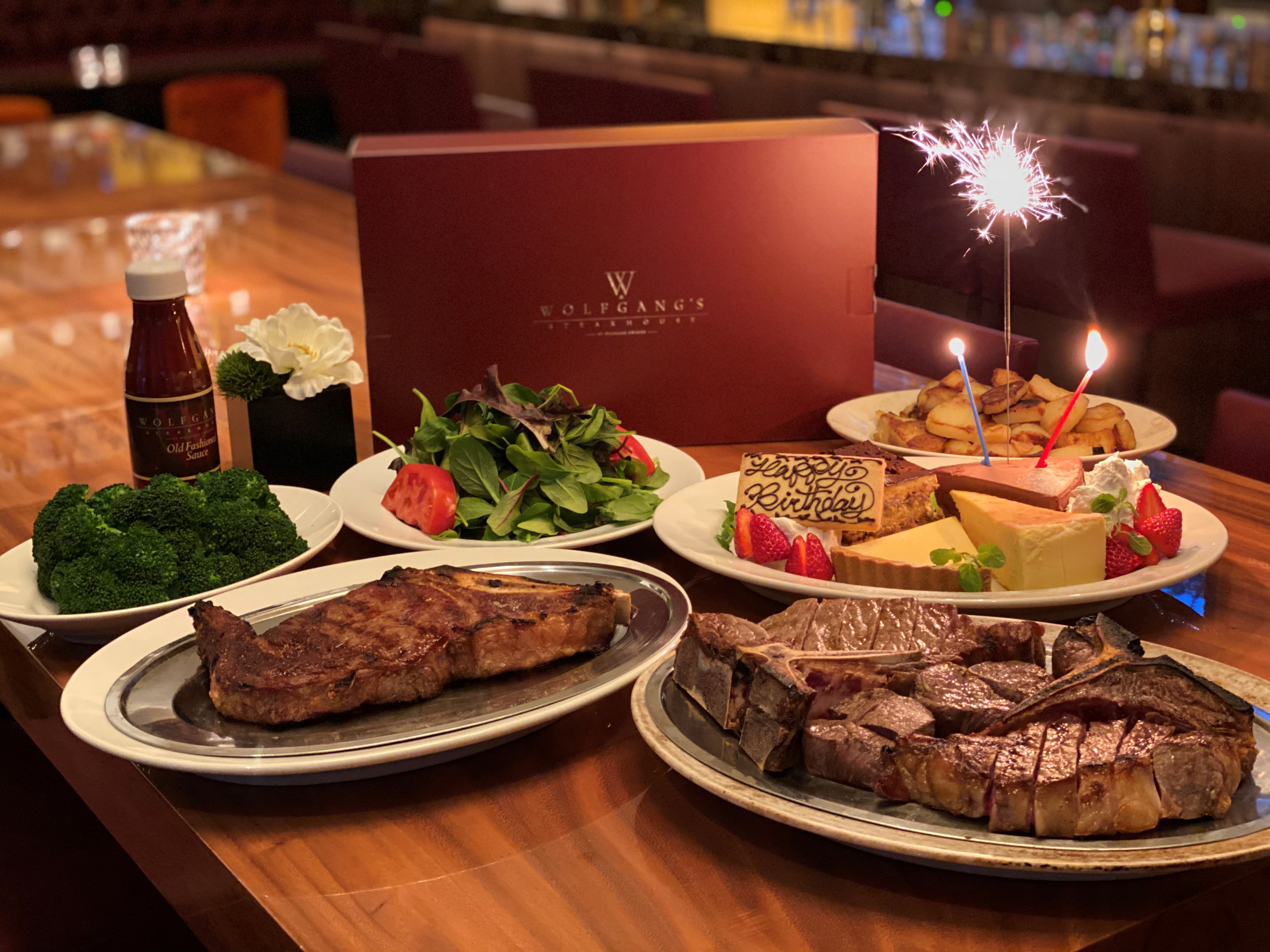 「ウルフギャング・ステーキハウス」テイクアウト・デリバリー専用“ハッピーバースデープラン”を販売|株式会社WDI JAPANのプレスリリース 「ウルフギャング・ステーキハウス」テイクアウト・デリバリー専用“ハッピーバースデープラン”を販売|株式会社WDI JAPANのプレスリリース