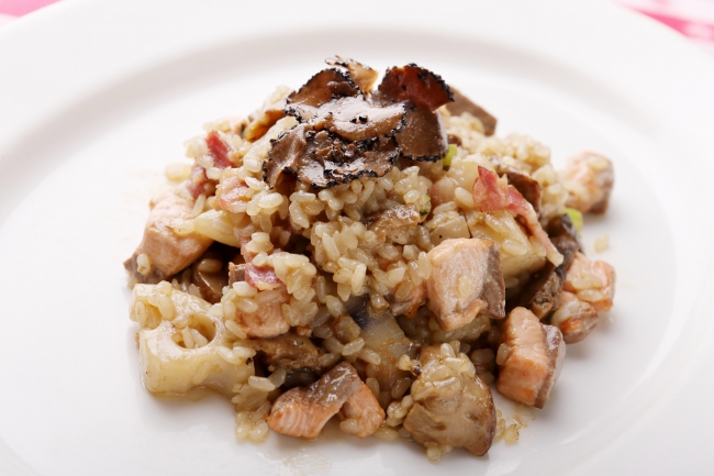 秋鮭と根菜　ポルチーニのリゾット　黒トリュフをのせて