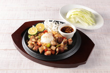 ウルフギャング ステーキハウス One Piece コラボレーション企画 麦わらの一味とのスピンオフストーリー動画を公開 両ロゴマークをあしらったスペシャルショッパーバックも登場 株式会社wdi Japanのプレスリリース