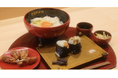 「サウナ付きモーニング」が好評【秀吉の黄金の茶室】コンセプト、行列店の天むす＆きしめん＆手羽先をサウナとセットで楽しめる店が4/25(土)オープン！