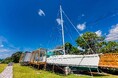 高知の国道沿いに現れた”泊まれる”クルーザーヨット