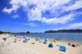 本州最南端・橋杭海水浴場が6月27日オープン　国名勝「橋杭岩」の絶景ビーチでサマーフェスタやローカルグルメを満喫