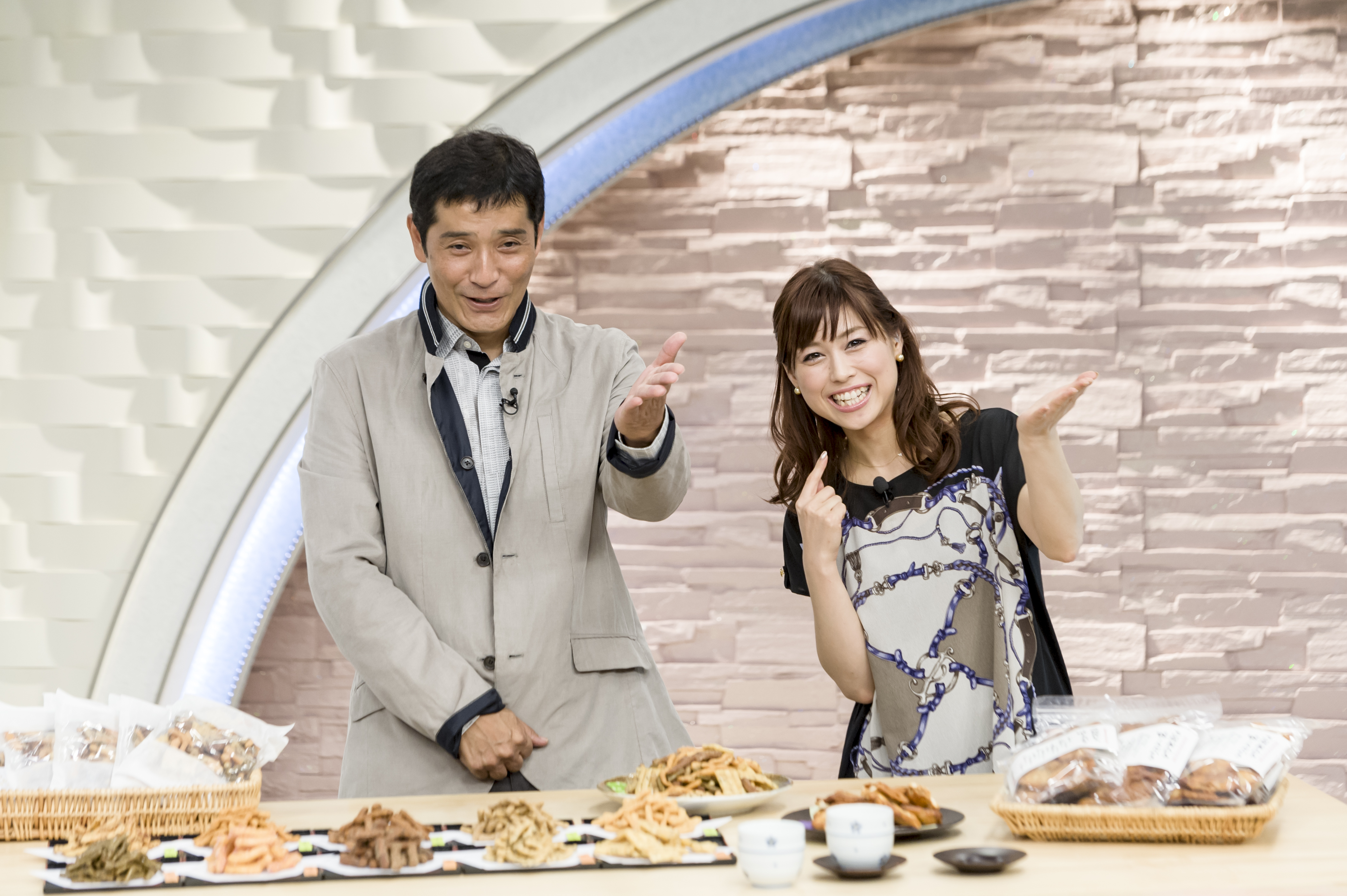 Qvcジャパン アン ミカさんに続け 通販番組の語り手として番組に出