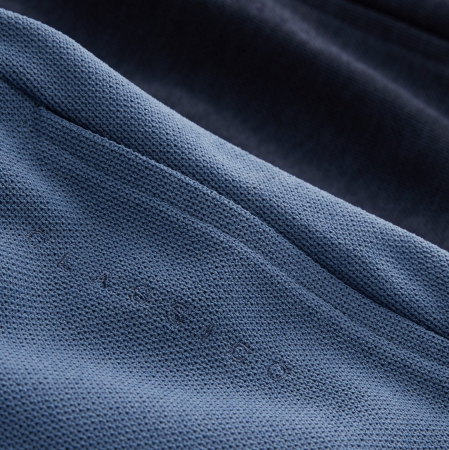 新素材「リネンライク」はパナマ織りで通気性抜群
