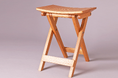 iF DESIGN AWARD 2026受賞｜折り畳み椅子を日常家具へ再定義する「Quiet Arc Folding Stool」
