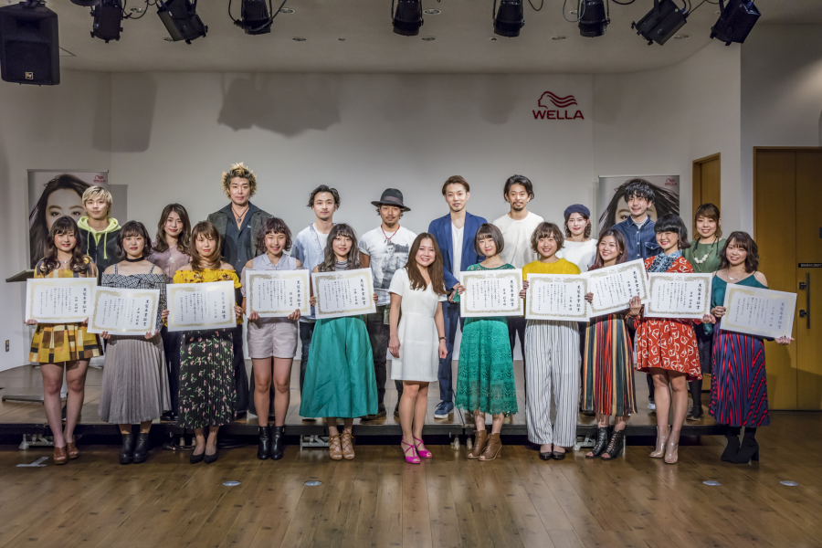 はじめてのヘアカラー体験を 最高の体験に 全国の黒髪女子高生41名 イルミナカラーで髪ツヤキープしながら 新しい私 へ 黒髪卒業式 Illumina Color 18 全国5ヶ所で開催 Hfcプレステージ ジャパン ウエラプロフェッショナルのプレスリリース