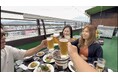 富士駅前の屋上に夏のにぎわい
