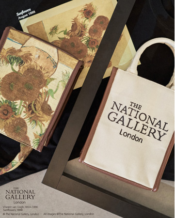 【The National Gallery, London】バッグ￥11,880-(tax in)プリントTシャツ￥6,930-(tax in)
