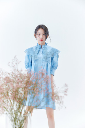 レースカラーミニワンピース15,950yen(tax in) レースカラーミニワンピース15,950yen(tax in)