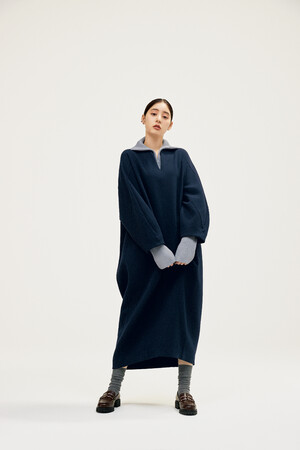 NVYニット×GRYワンピース