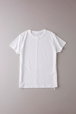 Tシャツ：メンズ 6,800-12,300円+tax、ウィメンズ 6,600-12,300円+tax