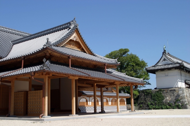 瓦が展示される佐賀城本丸歴史館