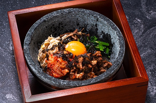 石焼ビビンバ 880円（税込968円）