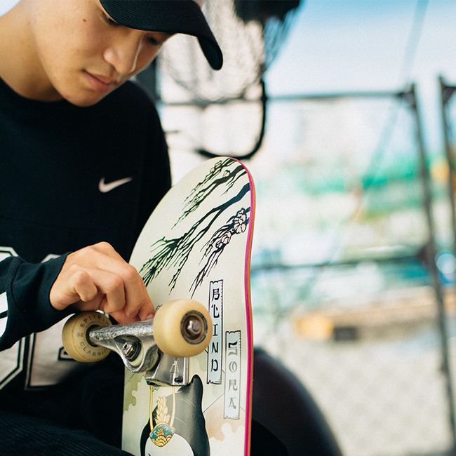 日本人初の快挙 スケートボード界のライジングスタ 白井 空良が Blind Skateboards から1st Pro Modelをリリース ムラサキスポーツで2月5日 金 より先行発売 株式会社ムラサキスポーツのプレスリリース