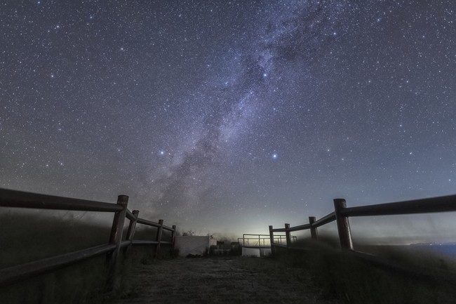 神津島の星空（ありま展望台より）写真撮影：成澤広幸