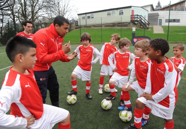 16年夏休み開講 アーセナルfc公認 サッカー 英語 合宿キャンプが日本にやってくる Premier Sports Academy 合同会社のプレスリリース