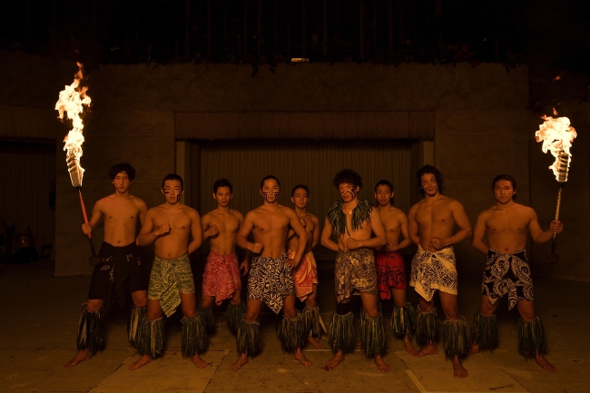 日本で唯一のプロのファイヤーナイフダンスチーム「シバオラ」2年ぶり