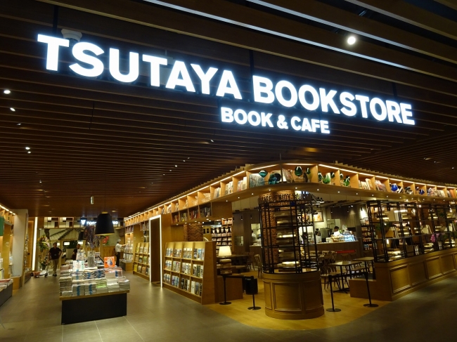 シニア ファミリー 学生の3世代が楽しめる長崎県最大級の book cafe が誕生 tsutaya bookstore mirai nagasaki cocowalk 企業リリース 日刊工業新聞 電子版