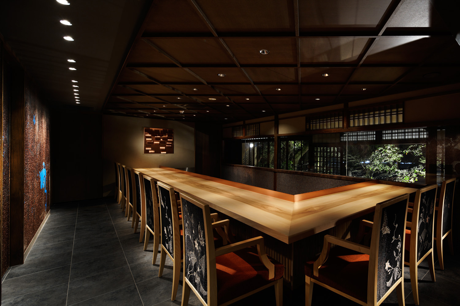 京都東山の観光名所に、シャンパンの帝王KRUGと和牛を愉しむ隠れ家バー「極BAR」が2020年9月2日(水)オープン