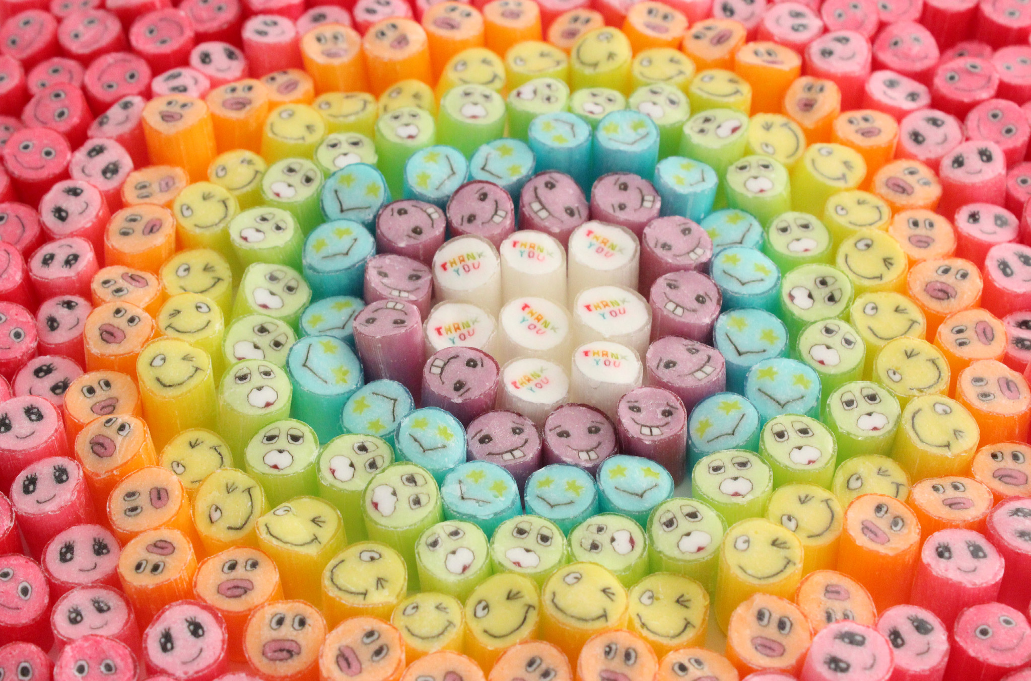 パパブブレのホワイトデー2018は、幸せを運ぶカラフルな「レインボー」キャンディ!!｜株式会社PAPABUBBLE JAPANのプレスリリース