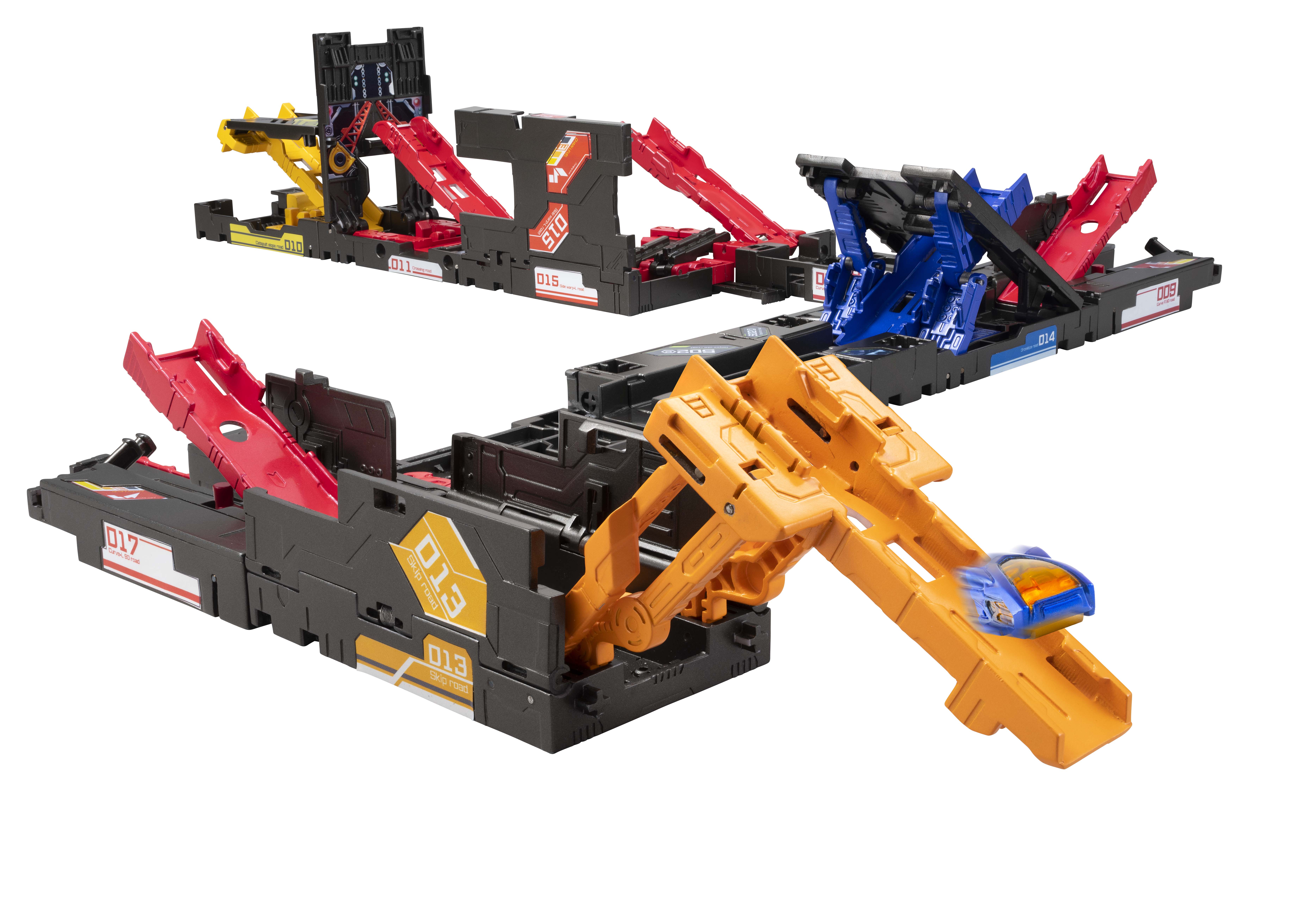 アクションホビー チェインレンサー に ジャンプ 機能で車を操る チェインレンサー スターターセット W オメガ 登場 Sdgsを意識した電力不要で作動する機構に注目 21年7月15日 木 発売 セガトイズのプレスリリース