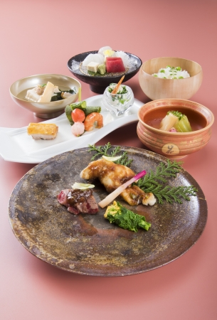 日本料理なにわ 懐石「蛤と黒毛和牛のランチ会席」