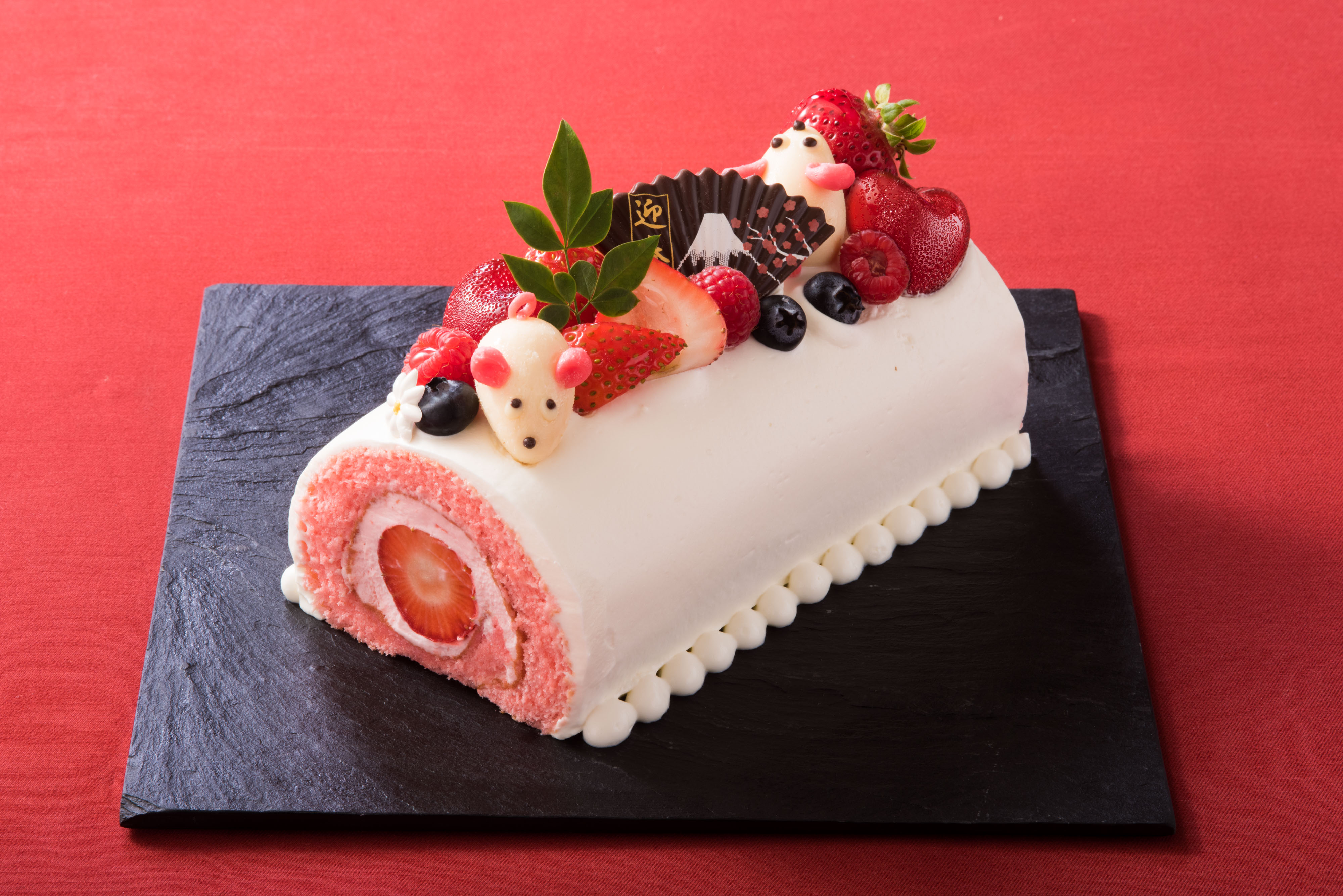 年新春干支スイーツ あけましておめでとうございマウス 紅白ロールケーキ リーガロイヤルホテル東京のプレスリリース