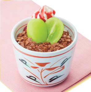 シャインマスカットのドルチェ　３９９円(税込４３８円)