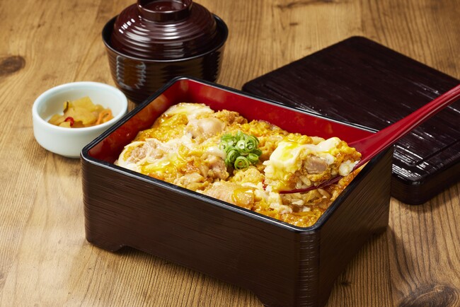 名古屋コーチンの親子重　 　　　　 １,２９９円(税込　１,４２８円)