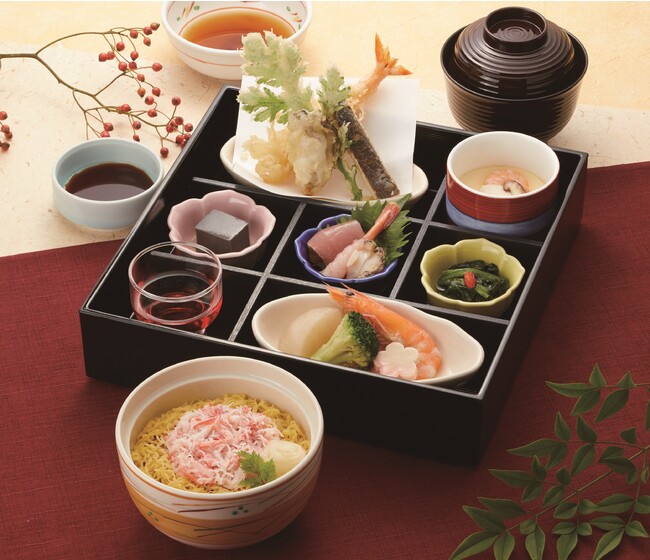 四季めぐり膳~かにちらし~ 1,599円(税込1,758円) 四季めぐり膳~かにちらし~ 1,599円(税込1,758円)