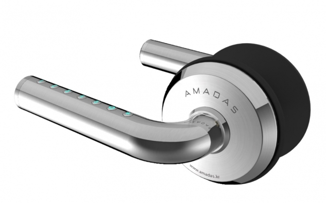 Style スマートフォンで鍵を開けられるiot化されたドアノブ Amadasスマートドアロック を販売開始 ソフトバンク株式会社のプレスリリース