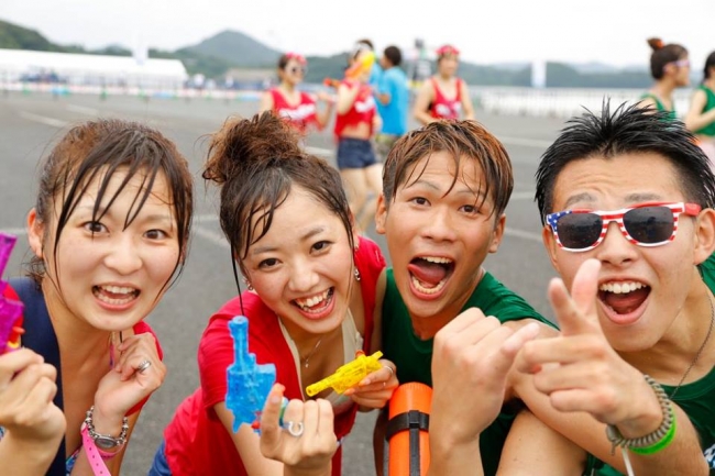 夏 水 祭りをテーマにした 真夏の水の祭典 Mizumatsuri The Splash が映画 スーサイド スクワッド の公開を記念して東京お台場 開催限定でコラボが決定 株式会社イティパのプレスリリース