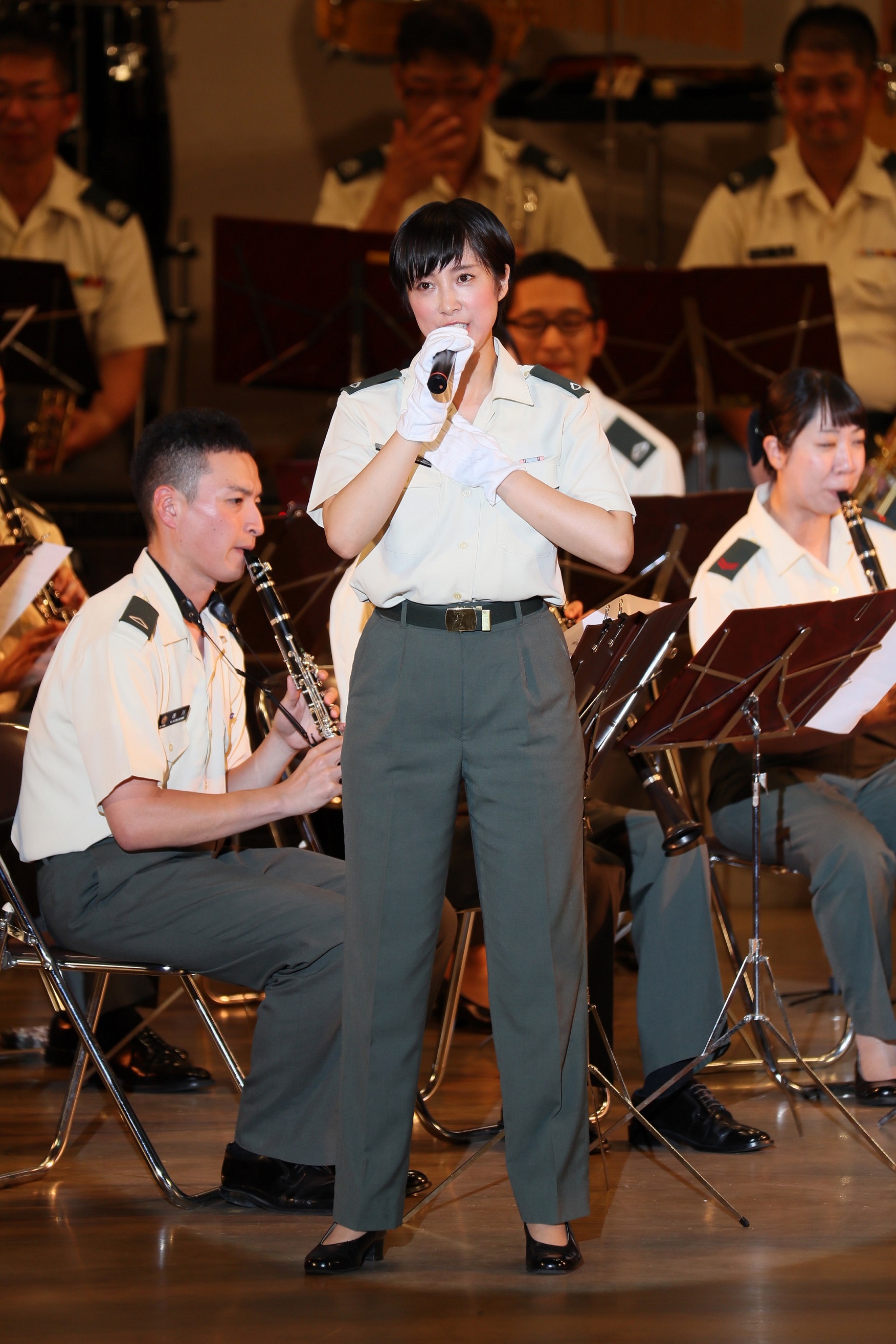 鶇真衣3曹を擁する陸上自衛隊中部方面音楽隊が、『たそがれコンサート』に出演