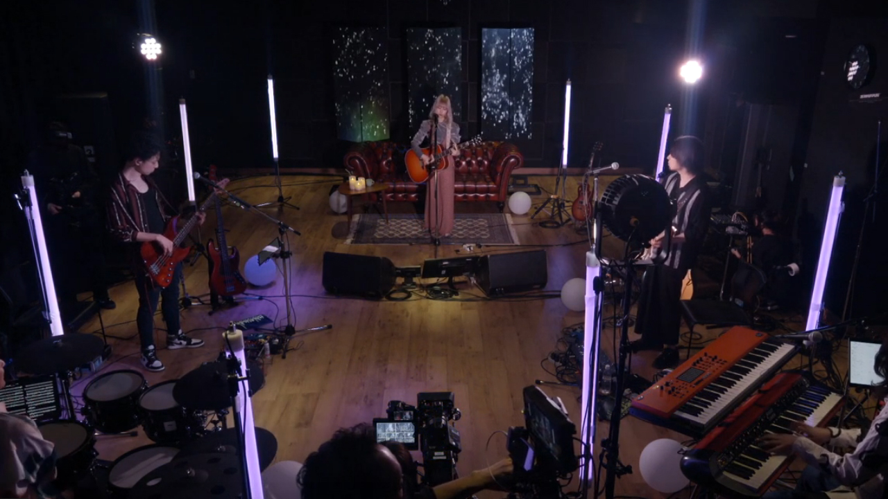 藤川千愛 配信ライブ 音楽の窓 藤川の部屋から聴き手の部屋へ 時代と距離を越えて届けられた歌 日本コロムビア株式会社のプレスリリース