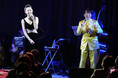 大石まどかが２年ぶりの生演奏ライブ。昼夜２回ステージの夜の部にダンディ坂野がサプライズで出演